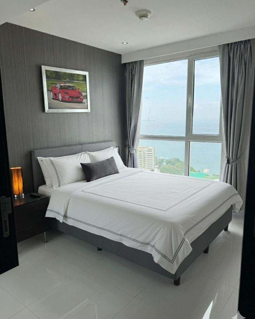 Panoramic Sea View At Sky Residences - Pratamnak Modern *