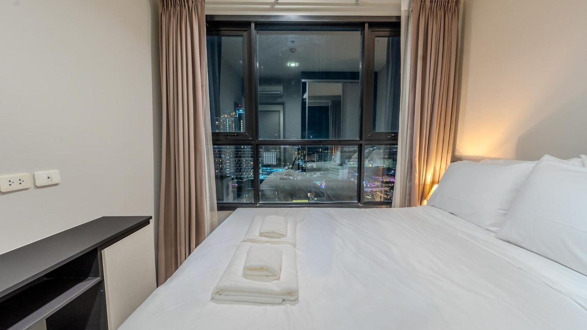 The Base By Silqstay Iv อพาร์ทเม้น *