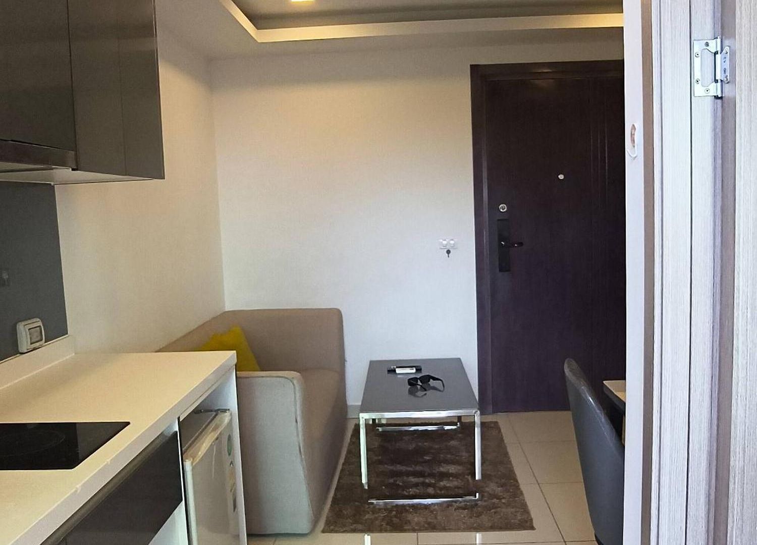 Luxurious With Pool Access *