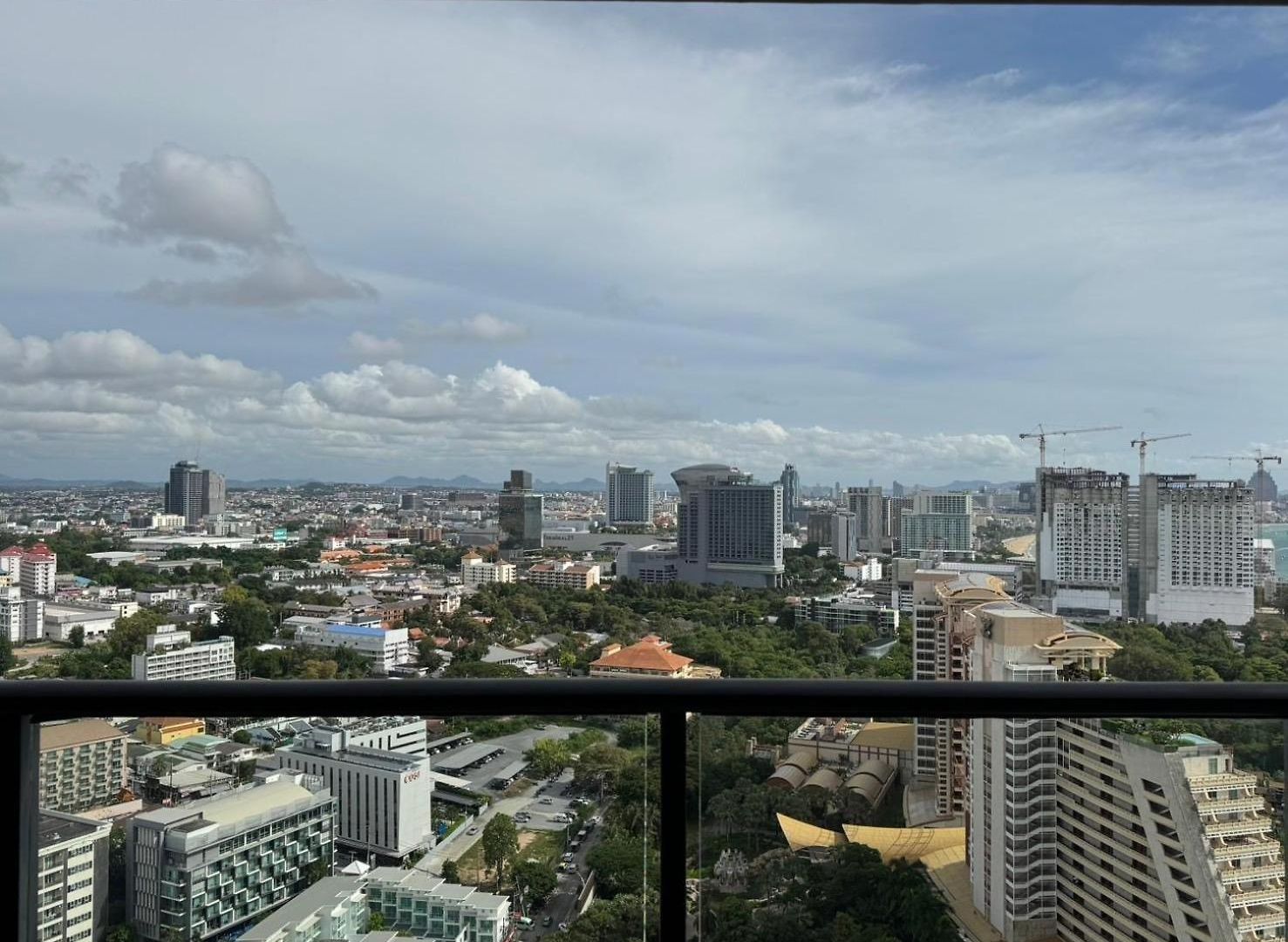 อพาร์ทเม้น Zire Wongamat северная Pattaya