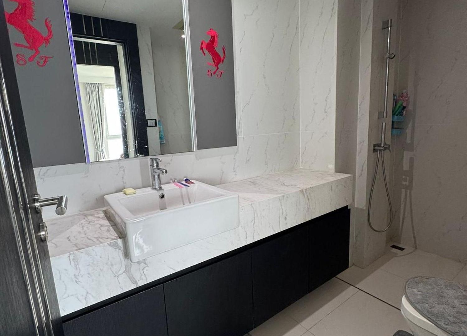 อพาร์ทเม้น Panoramic Sea View At Sky Residences - Pratamnak Modern Pattaya