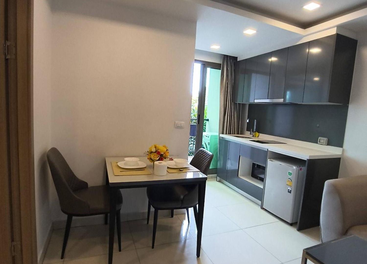 อพาร์ทเม้น Luxurious With Pool Access Pattaya