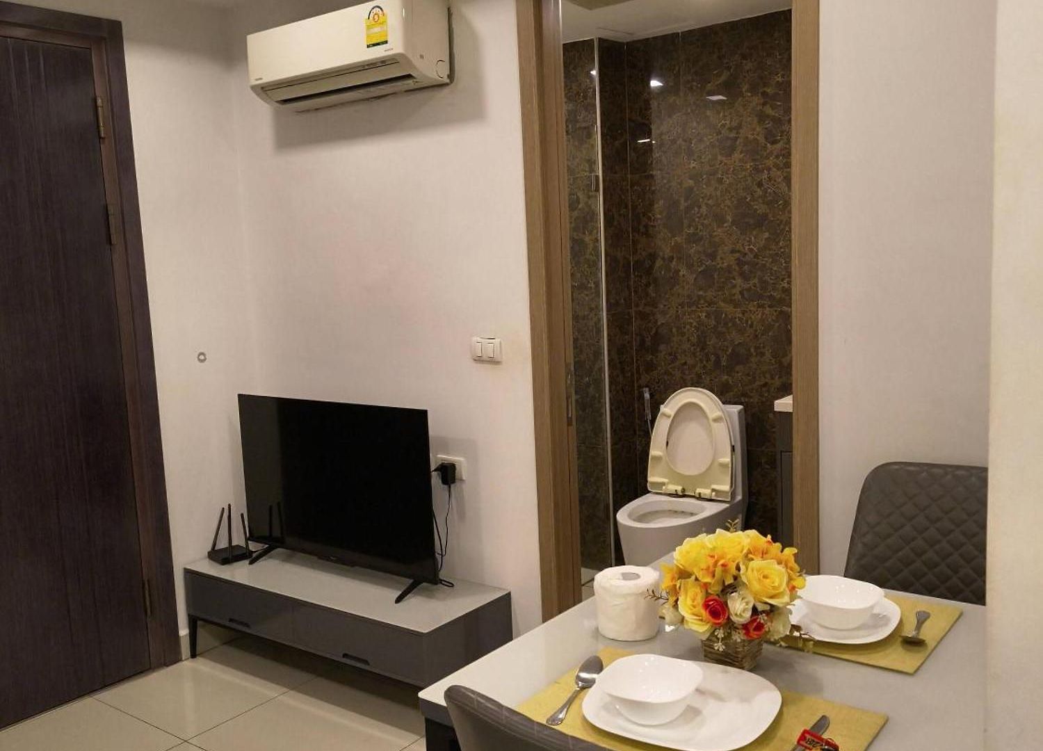 อพาร์ทเม้น Luxurious With Pool Access