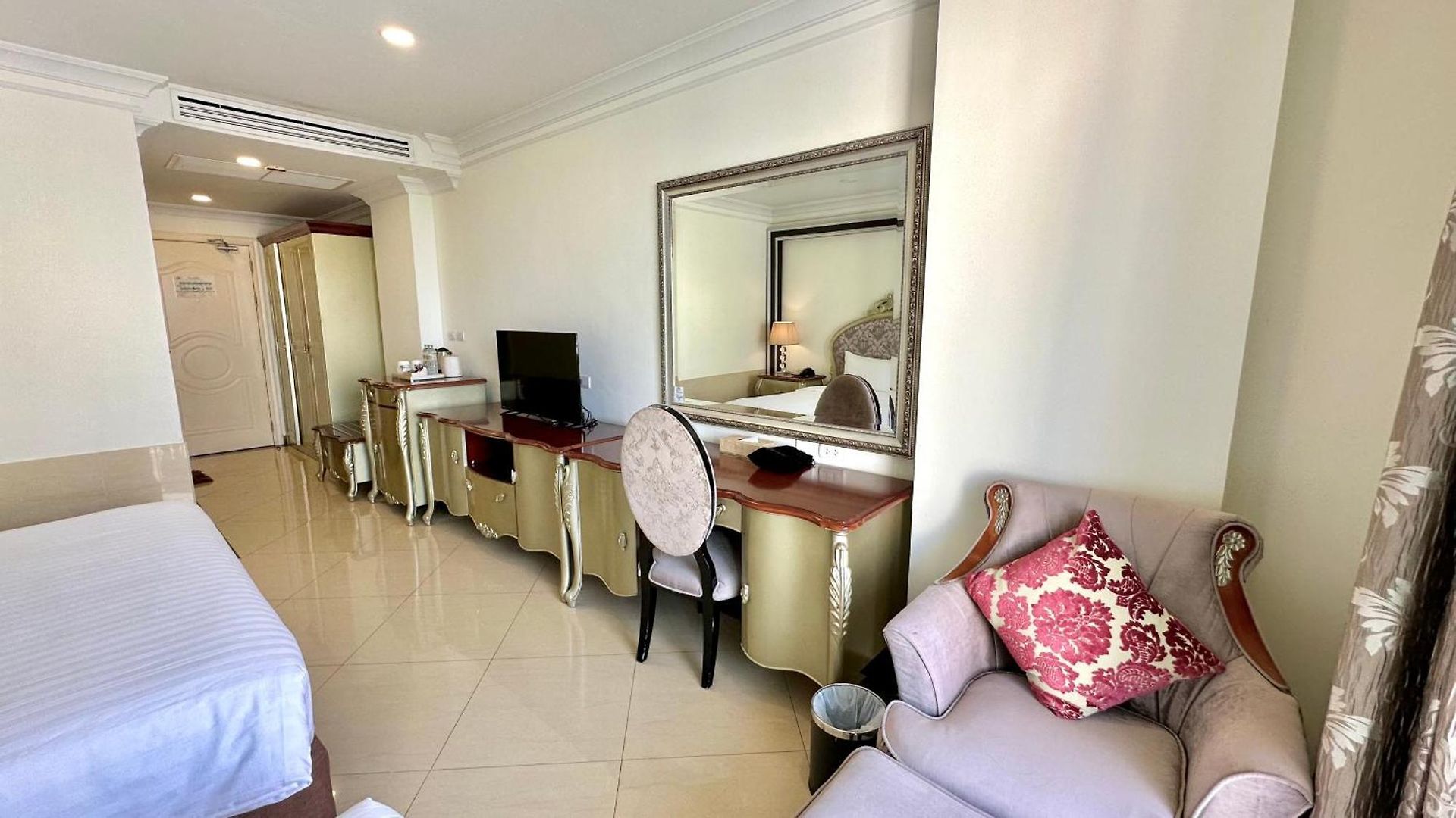 Lk Crystal * Pattaya