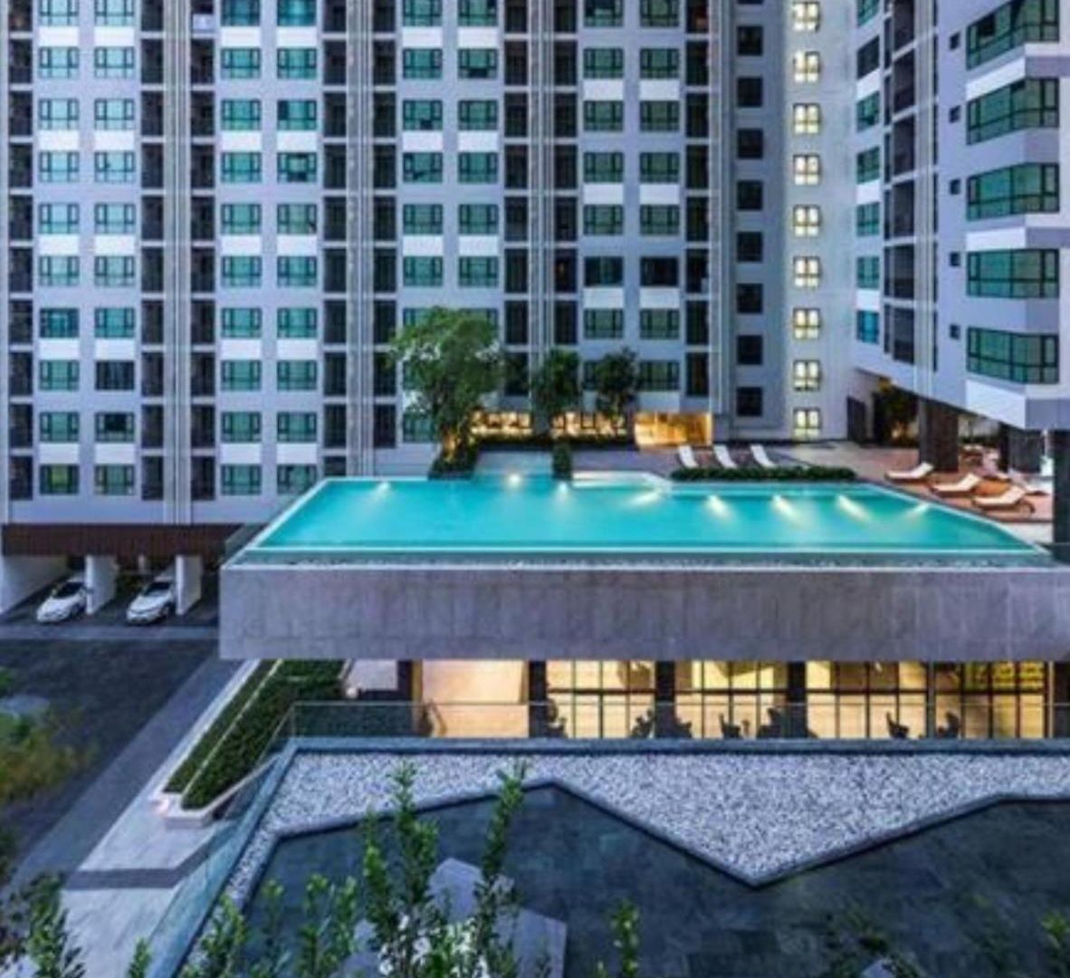 The Base 2 Bedrooms Apartment *