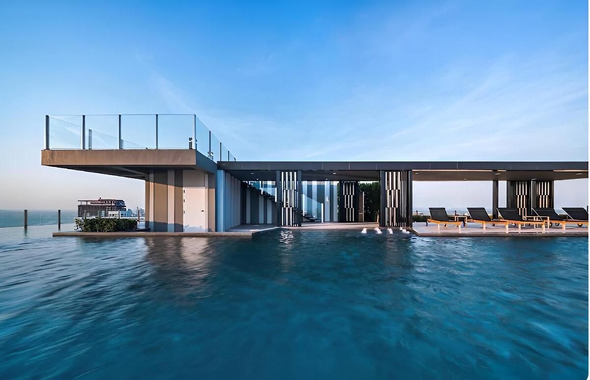Next To Mall With Infinity Pool * Pattaya