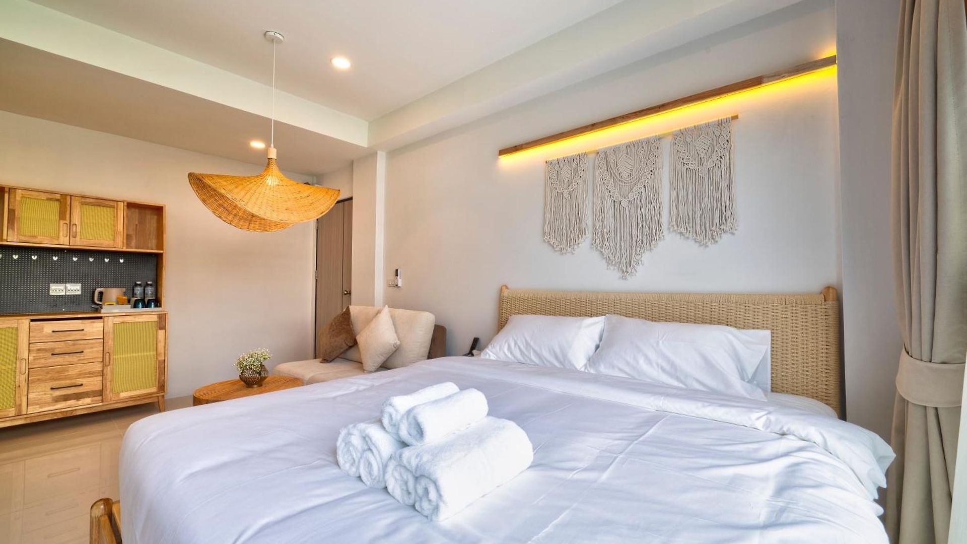 อพาร์ทเม้น Rim Pattaya