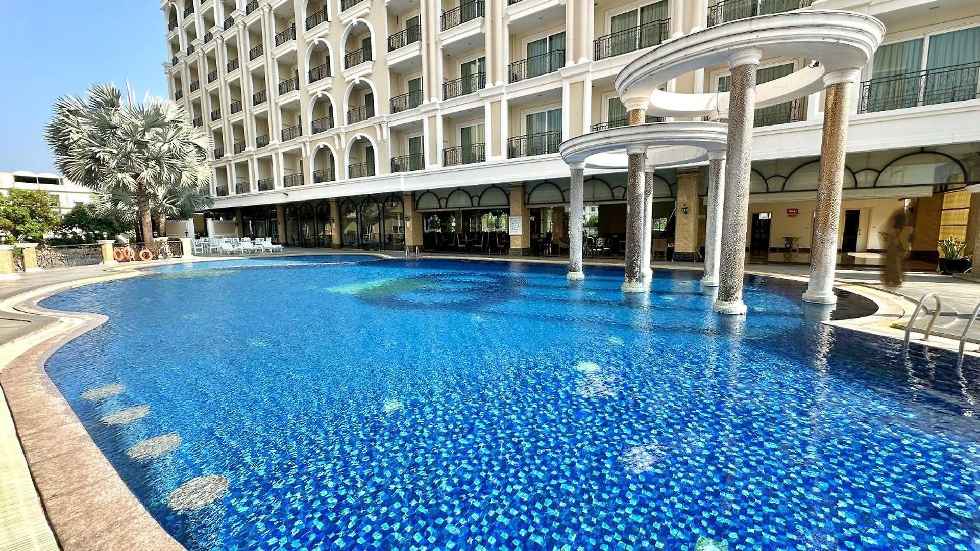 อพาร์ทเม้น Lk Crystal