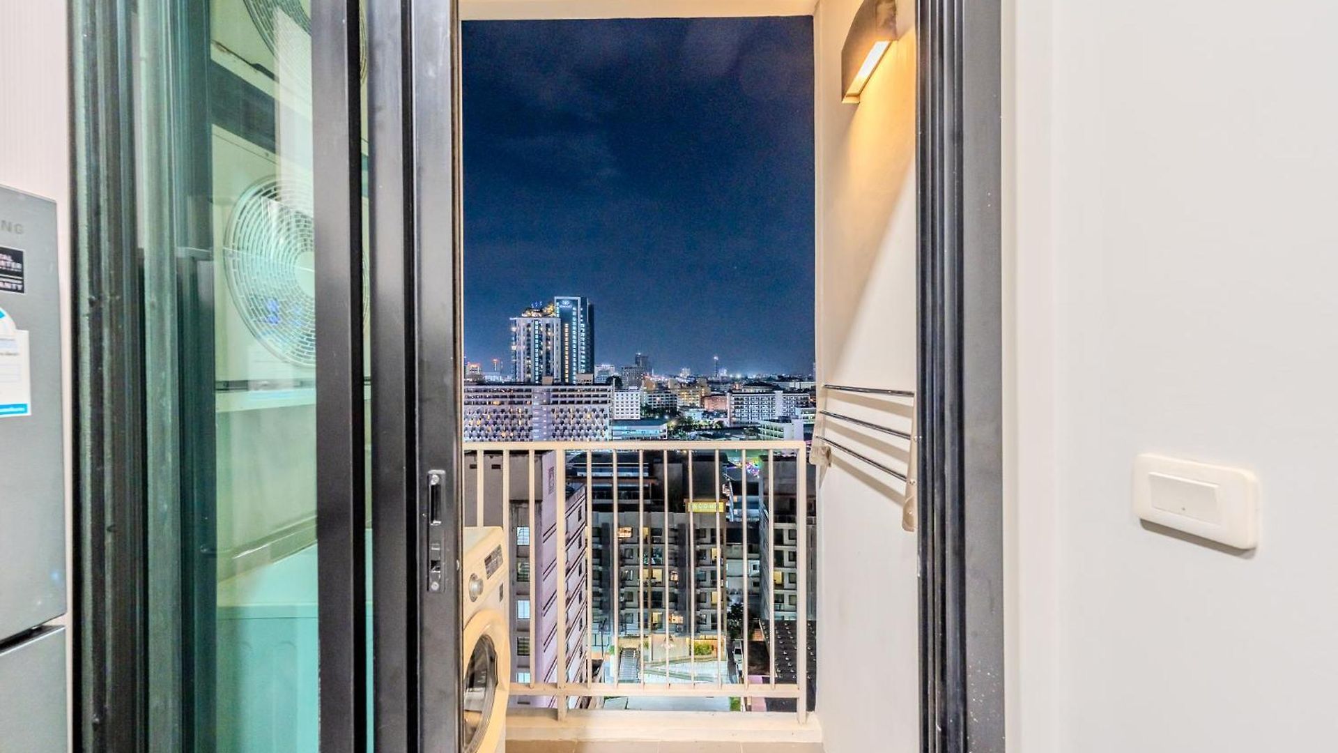The Base By Silqstay Iv Pattaya
