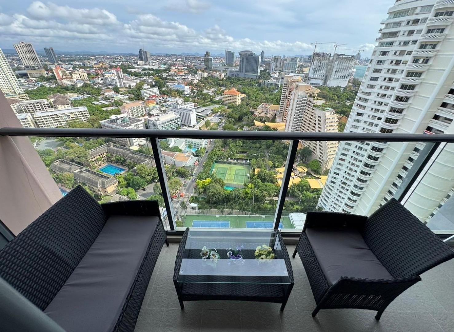 อพาร์ทเม้น Zire Wongamat северная Pattaya