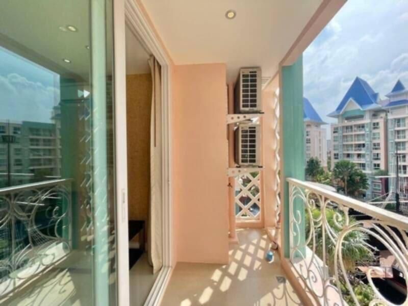 Have A Apartment *