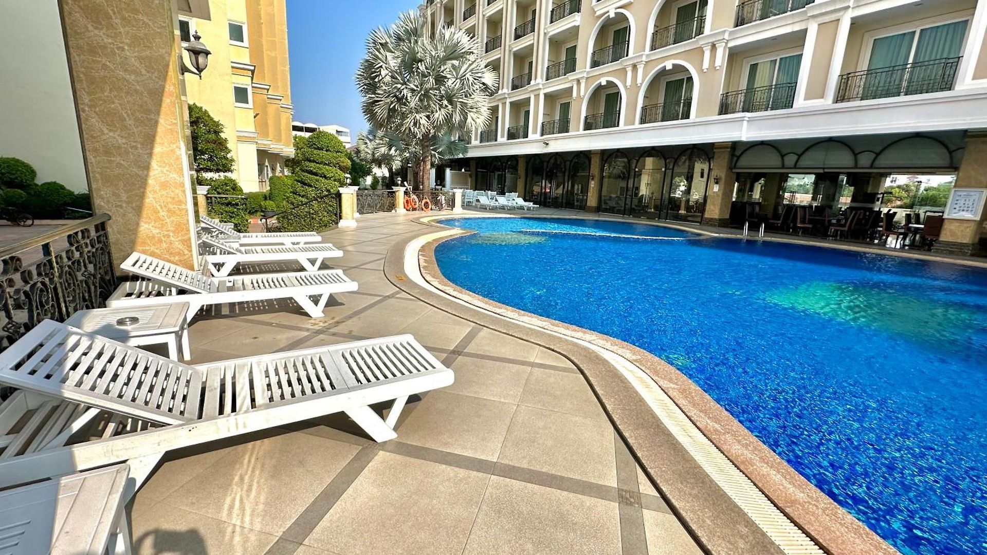 Lk Crystal Pattaya