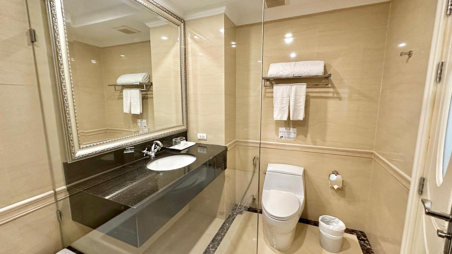 Lk Crystal * Pattaya