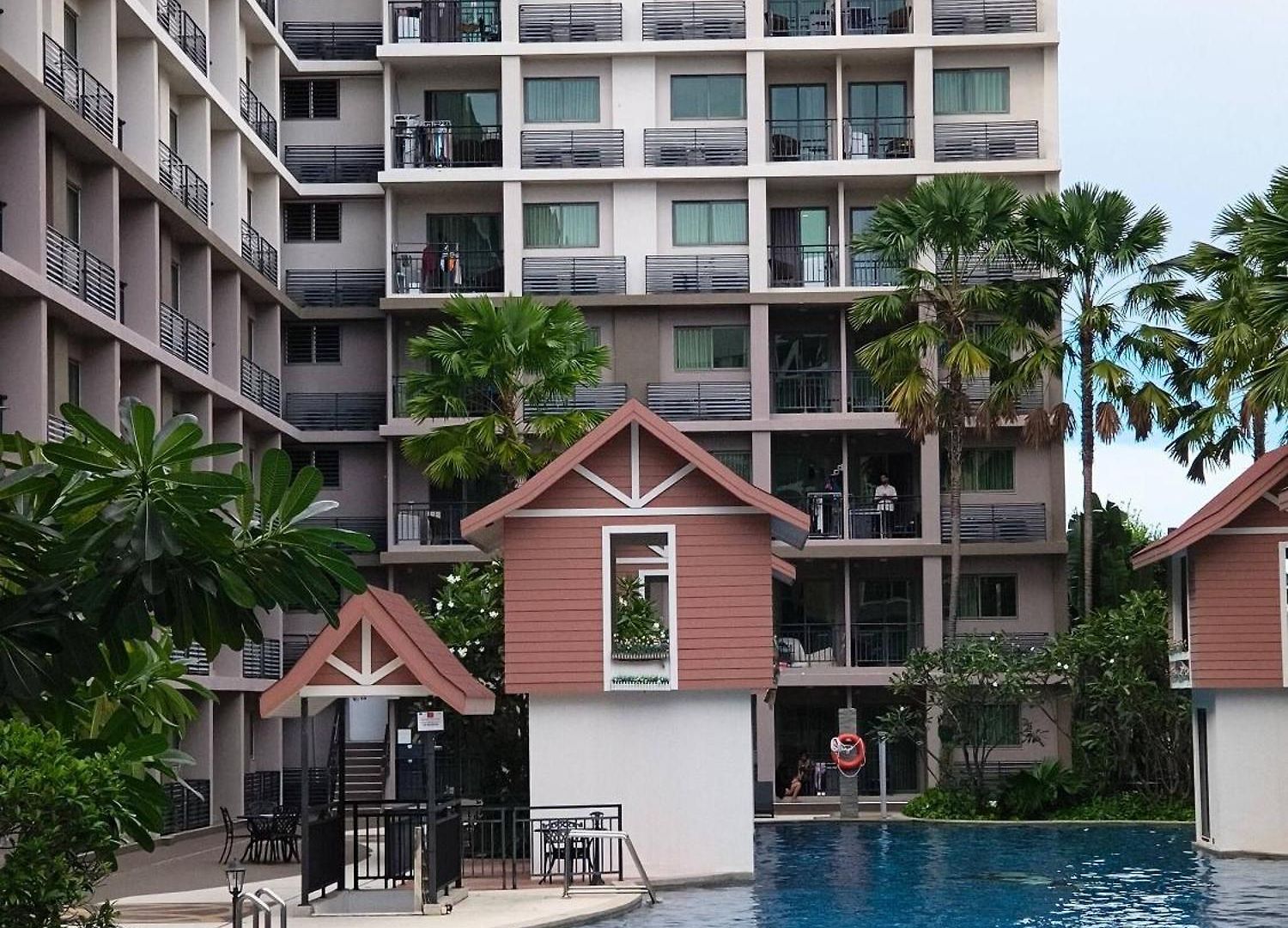 อพาร์ทเม้น Luxurious With Pool Access