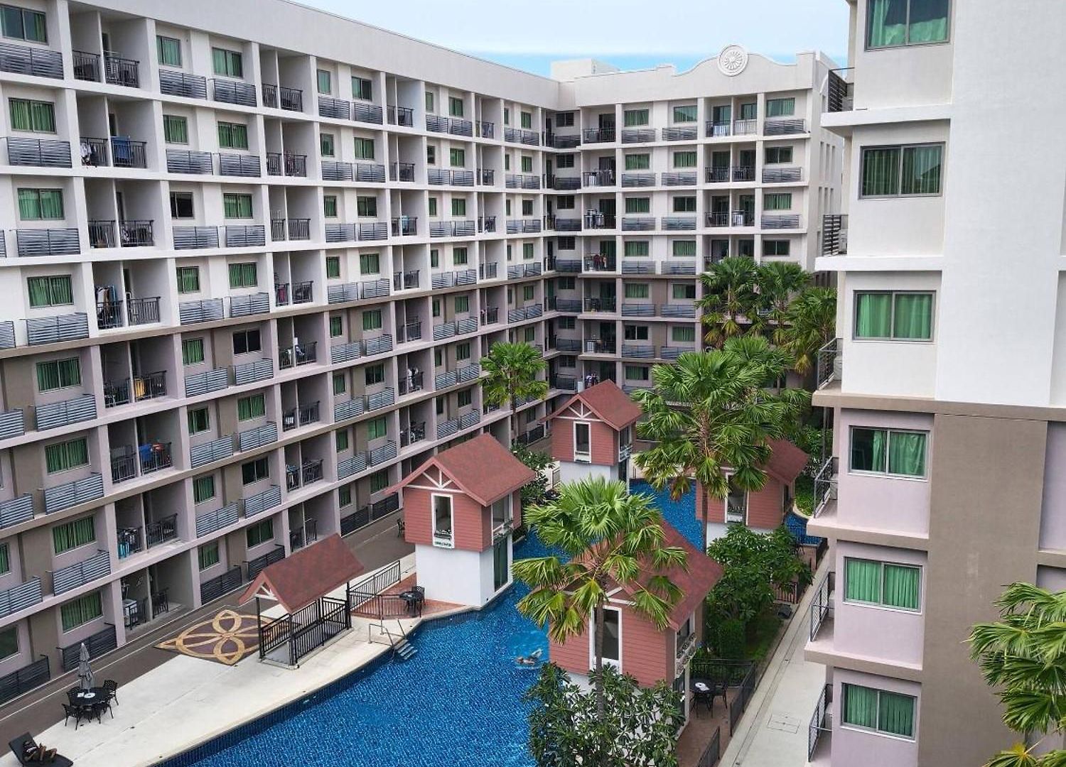 อพาร์ทเม้น Luxurious With Pool Access *