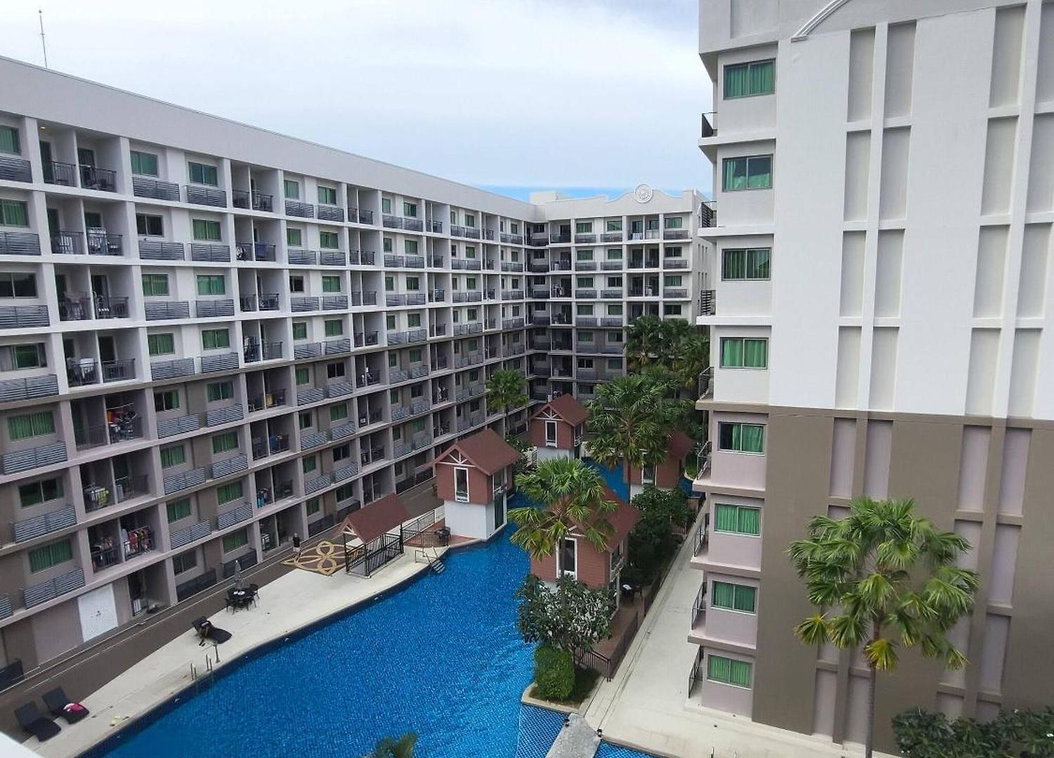 Luxurious With Pool Access * Pattaya