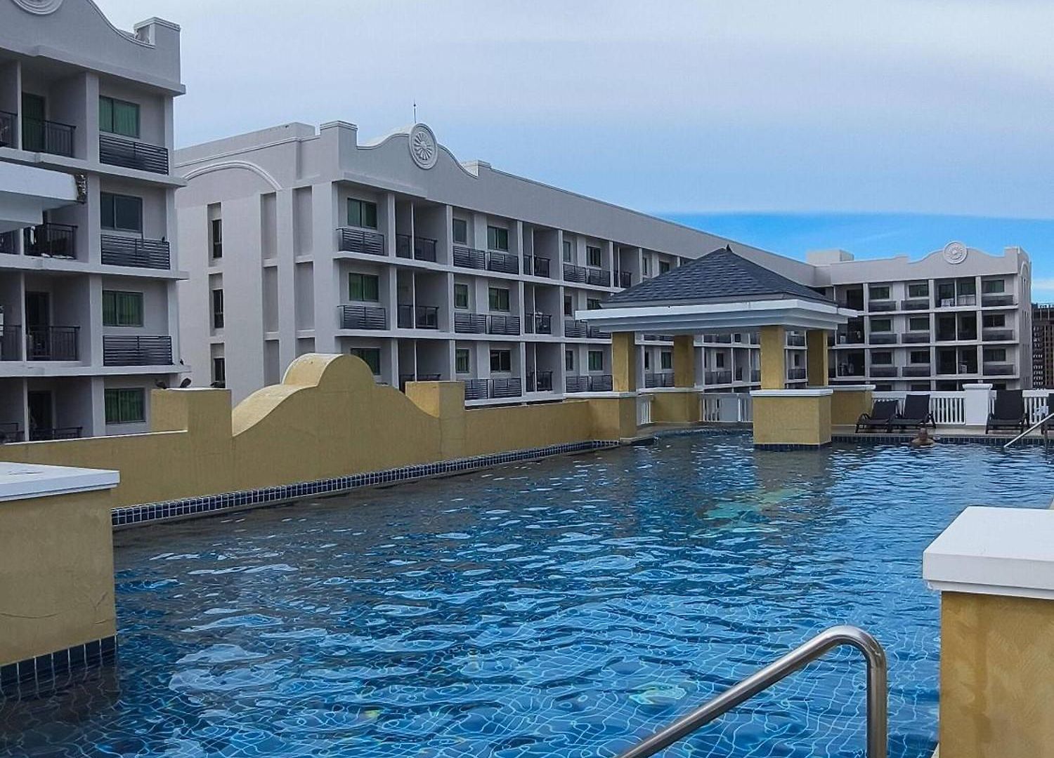 Luxurious With Pool Access อพาร์ทเม้น Pattaya