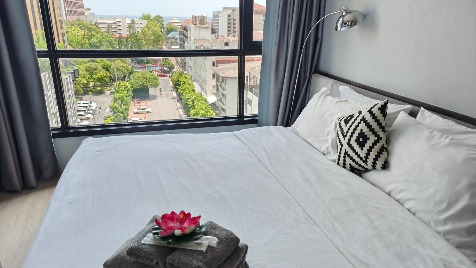 The Base 2 Bedrooms * Pattaya