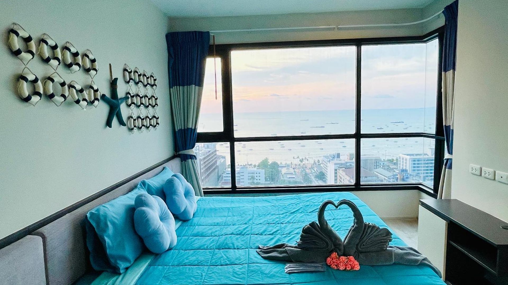 อพาร์ทเม้น The Base 2 Bedroom 1 Bathroom
