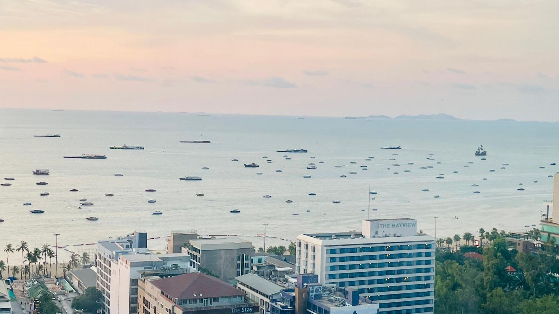 The Base 2 Bedroom 1 Bathroom อพาร์ทเม้น Pattaya