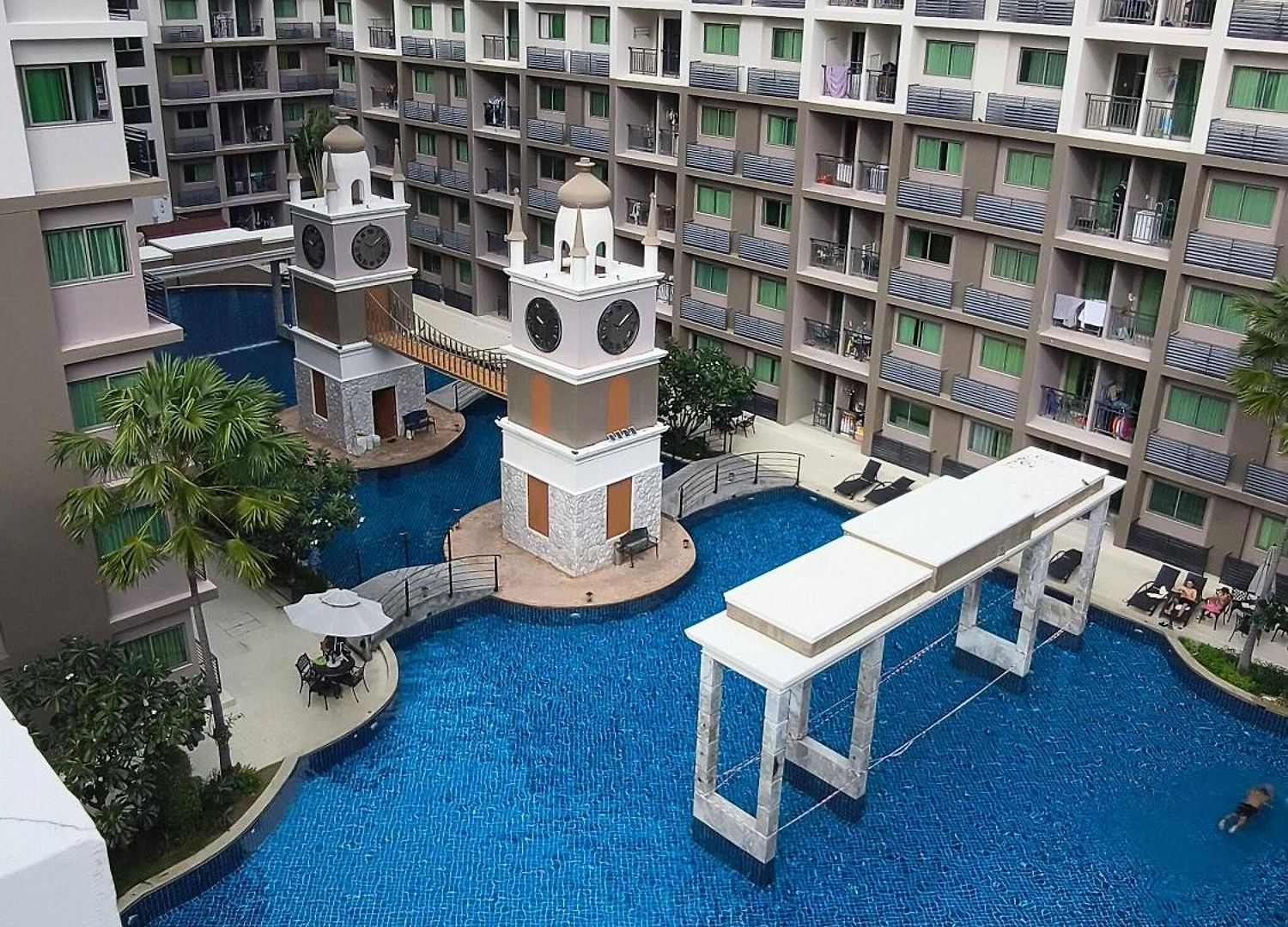 อพาร์ทเม้น Luxurious With Pool Access