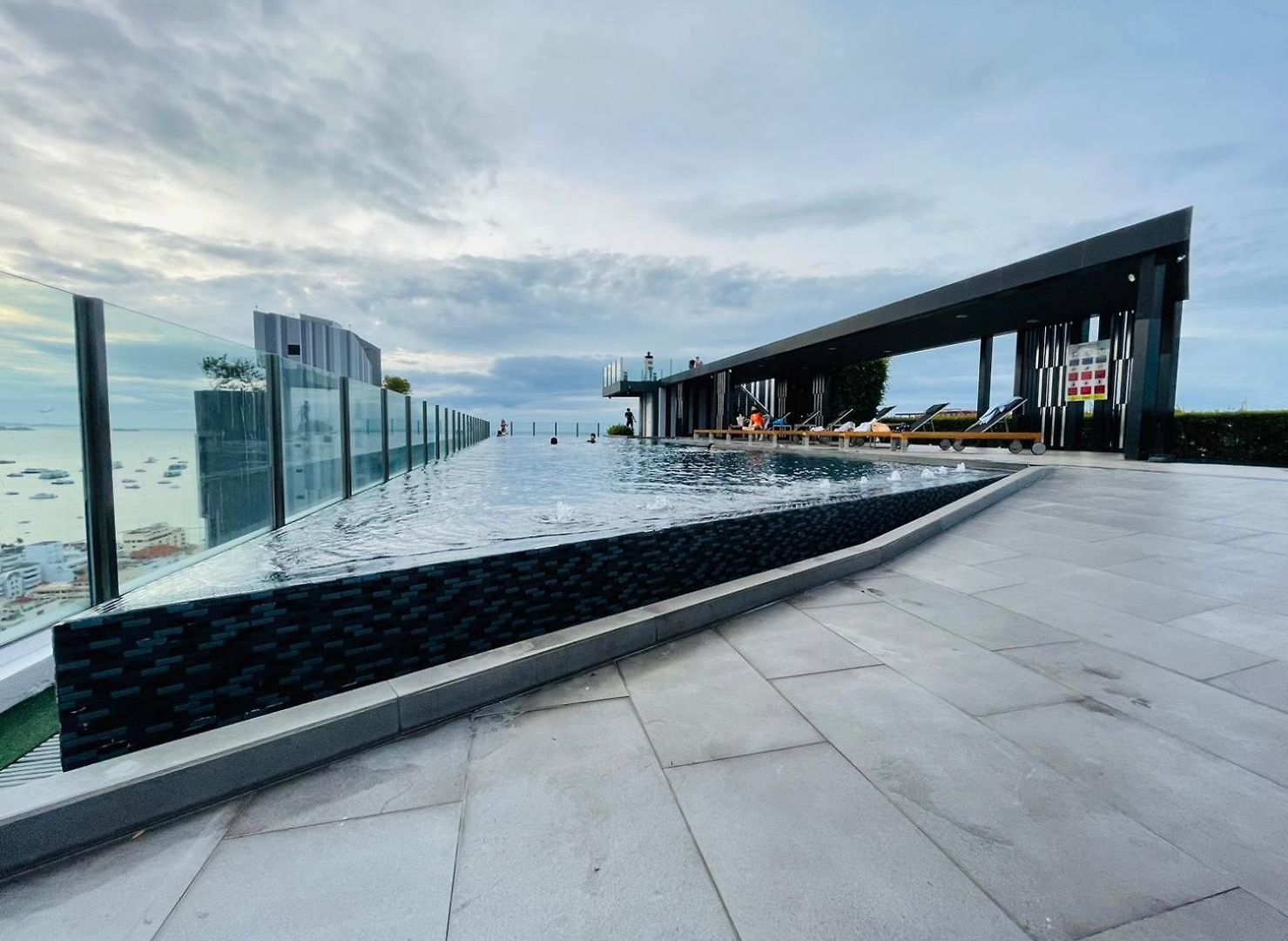 The Base Sea View By Numam *