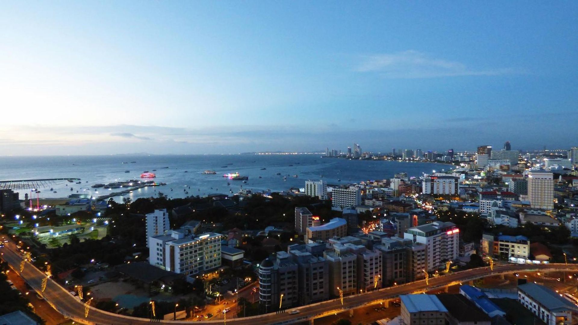 Unixx South By Ladda Apartment Pattaya