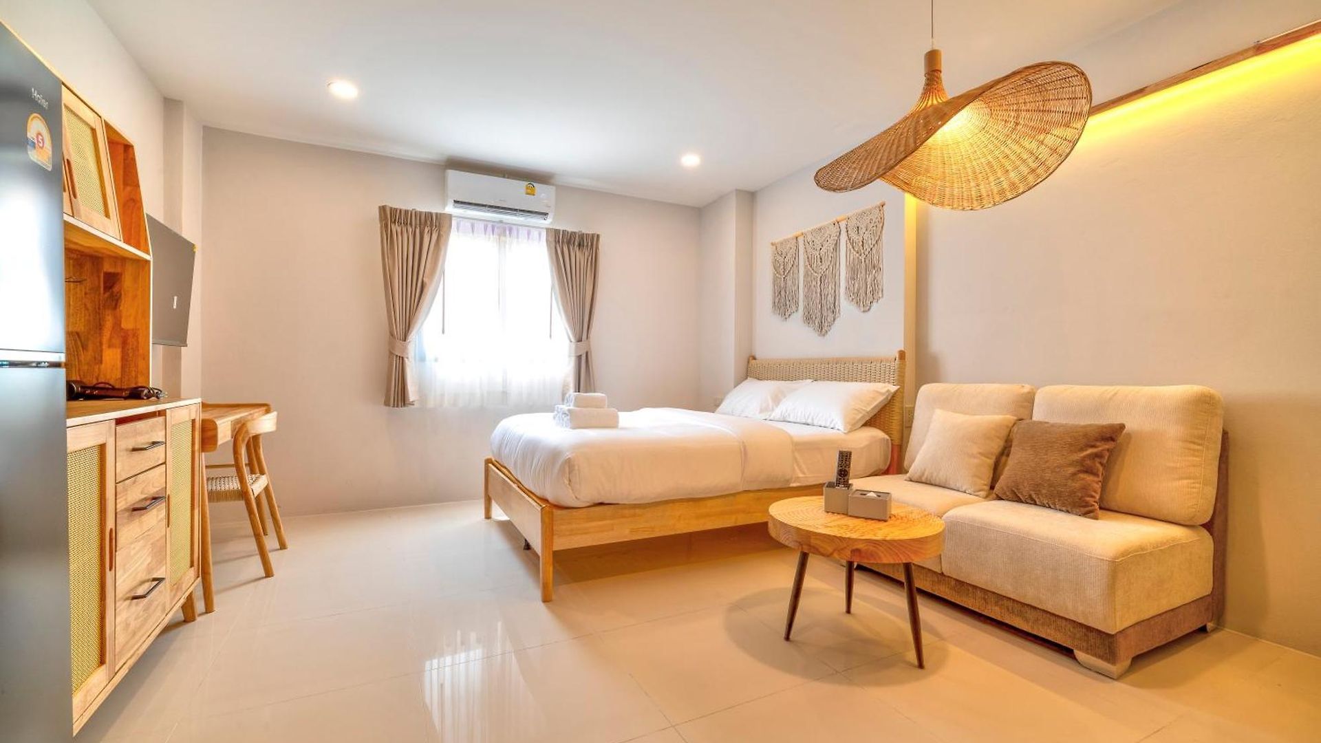 อพาร์ทเม้น Rim Pattaya