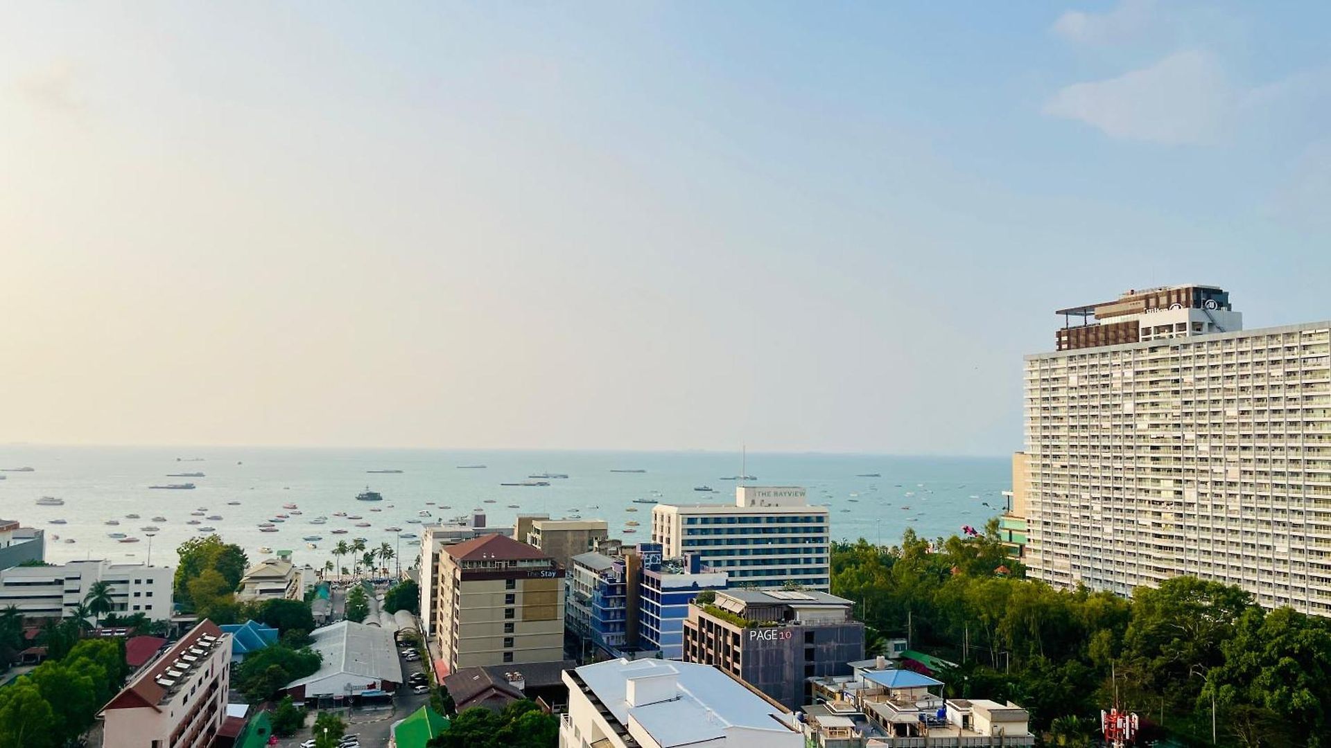 The Base 2 Bedroom 1 Bathroom * Pattaya
