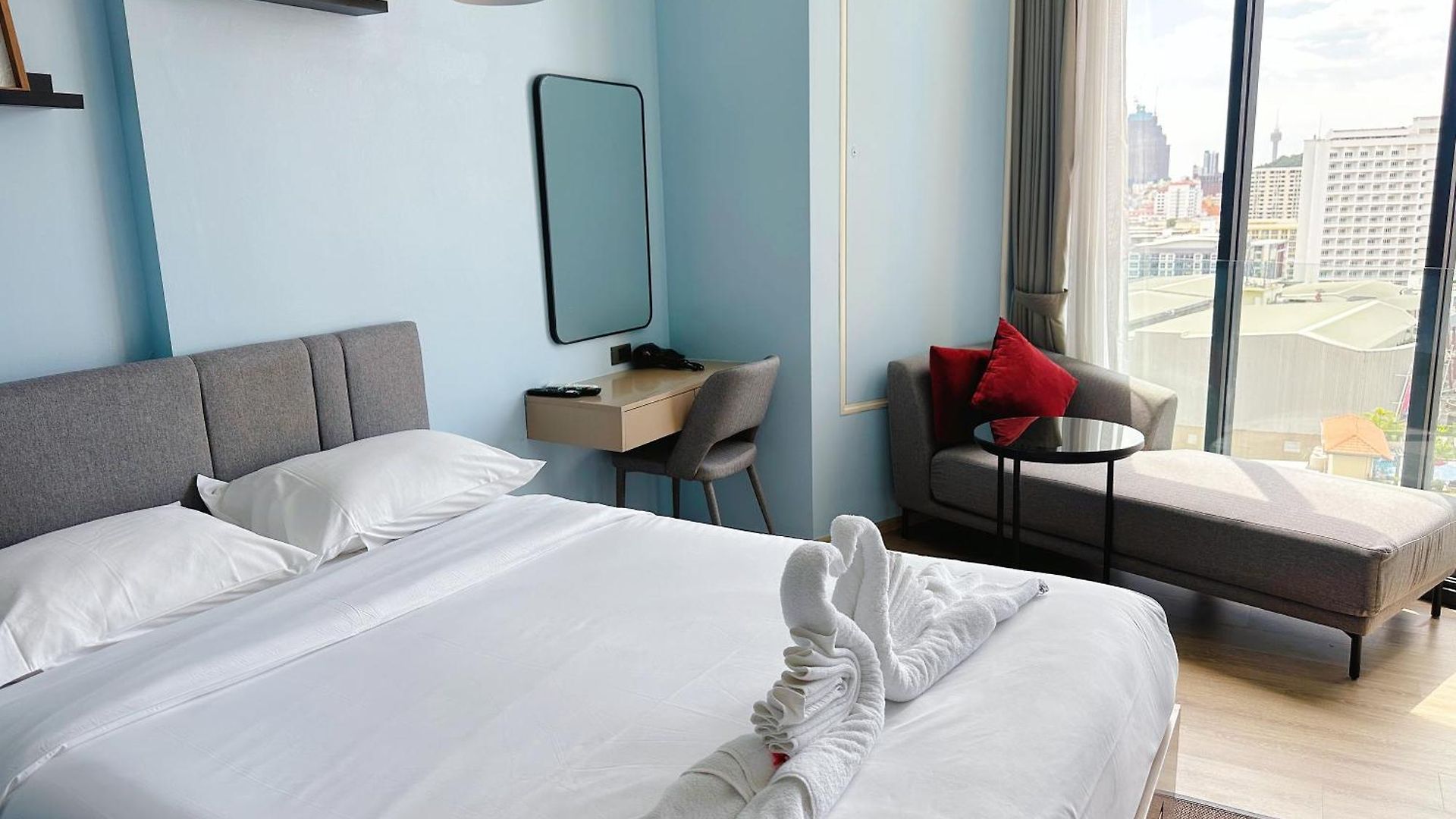 Edge Pattaya-luxury Downtown Escape อพาร์ทเม้น Pattaya