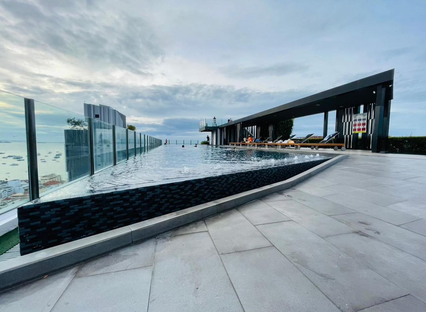 The Base Luxury By Numam อพาร์ทเม้น