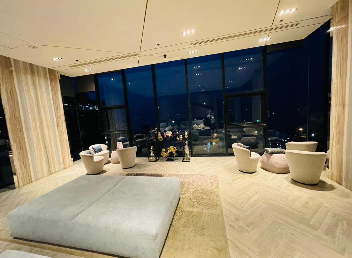 The Base Luxury By Numam