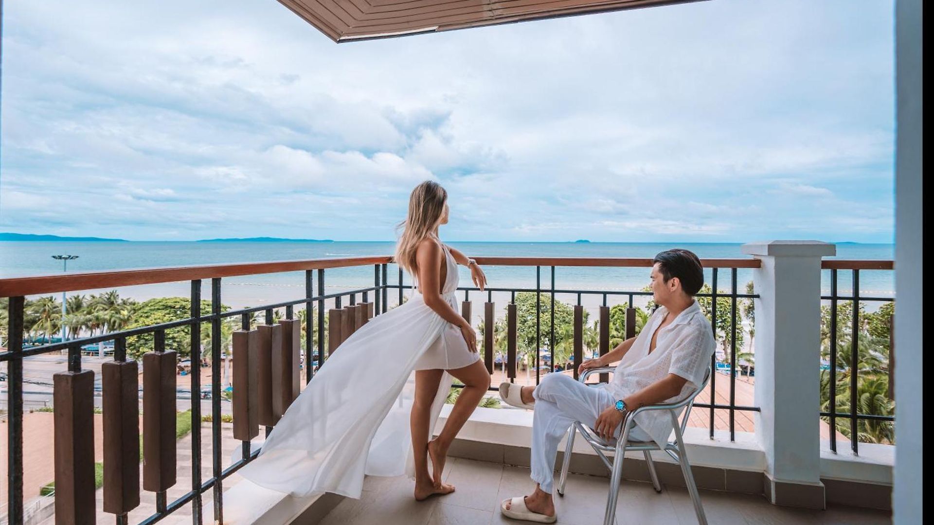 โรงแรม Welcome World Beachfront