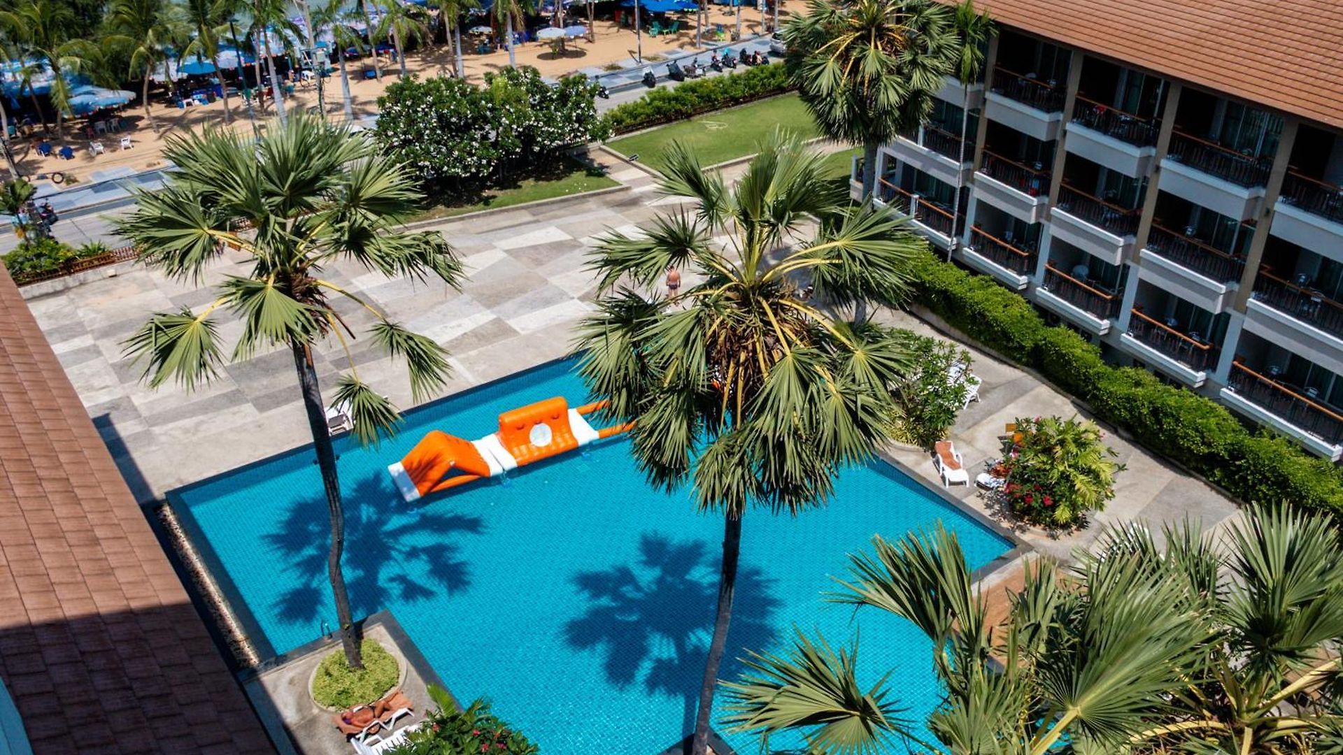 โรงแรม Welcome World Beachfront
