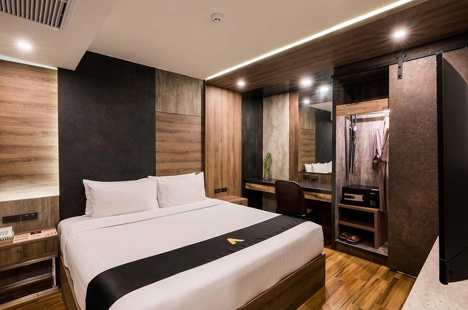 โรงแรมแอคควา 4*