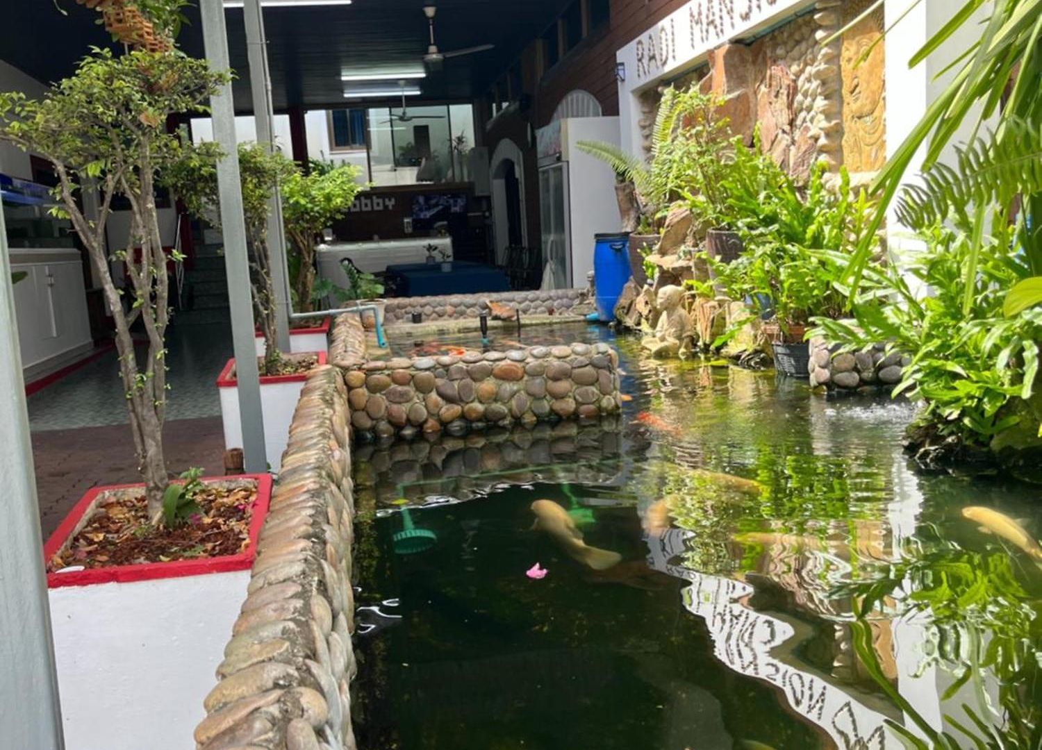Radi Mansion โรงแรม *