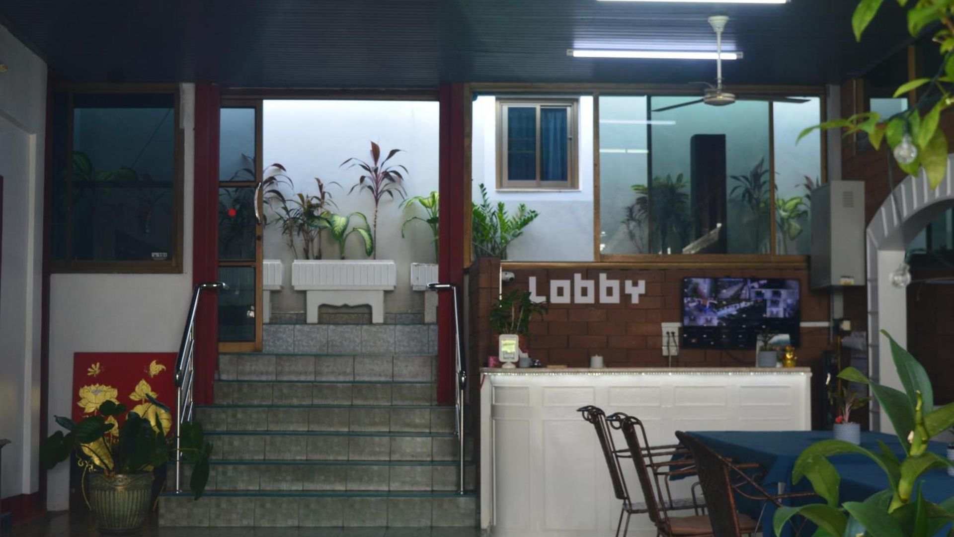 โรงแรม Radi Mansion *