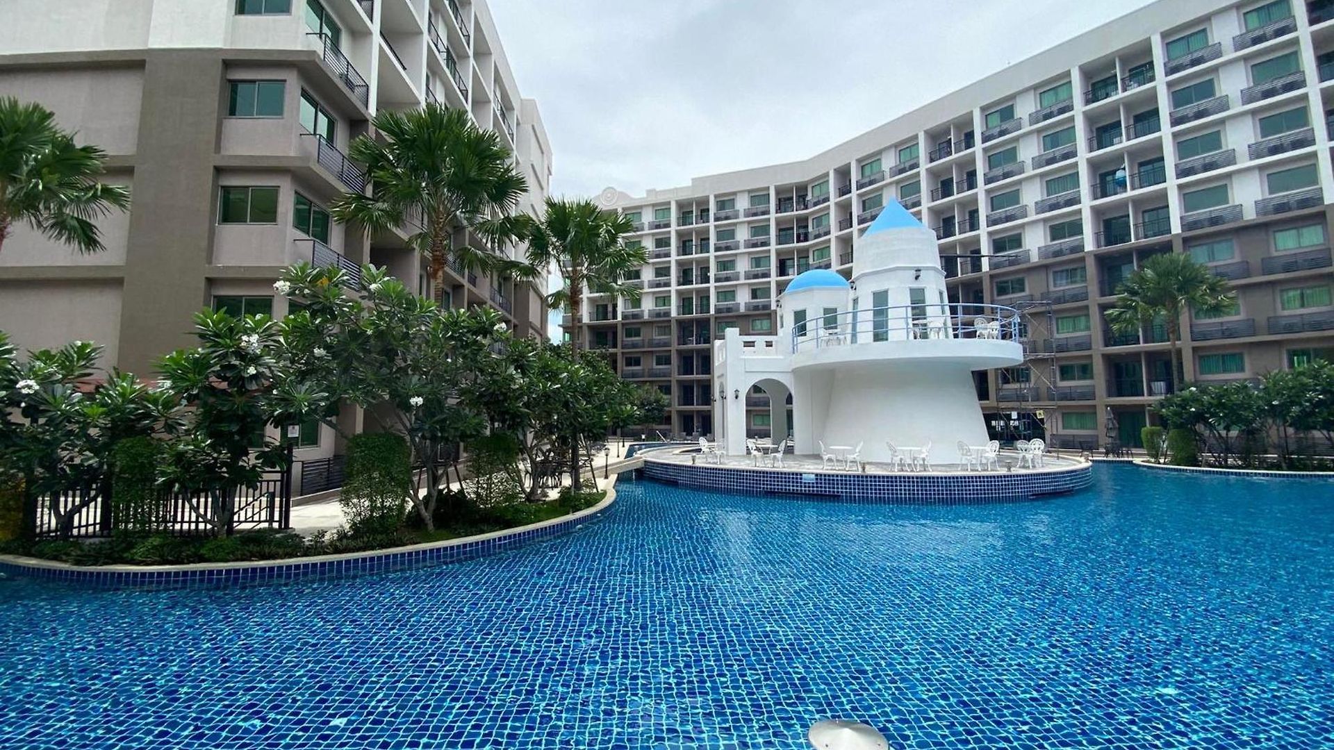 อพาร์ตโฮเทล Arcadia Continental Pattaya