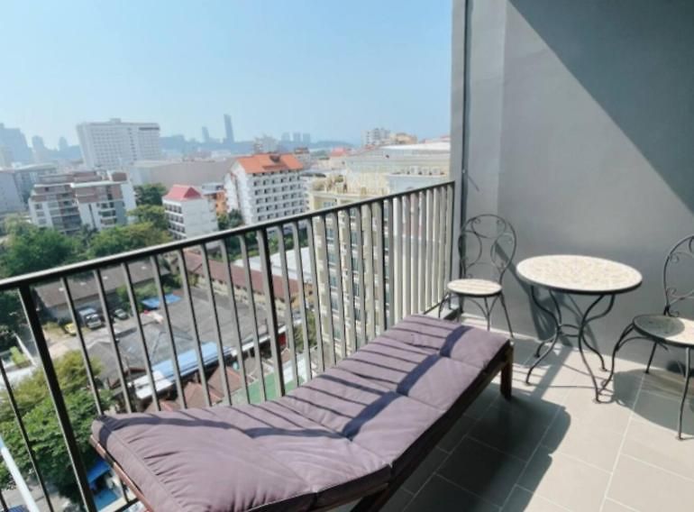 อพาร์ทเม้น The Base 2bed King&queen With Infinity Pool & Free Netflix! *
