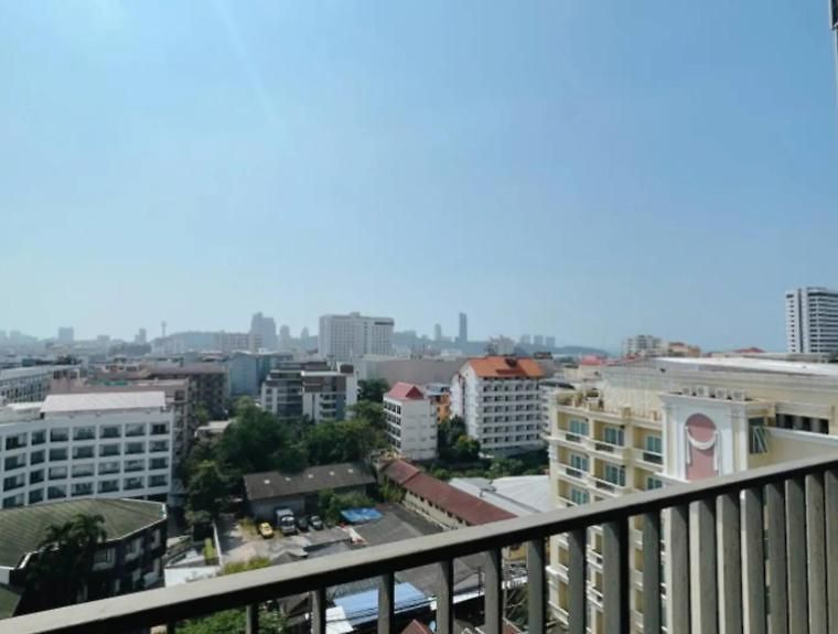 อพาร์ทเม้น The Base 2bed King&queen With Infinity Pool & Free Netflix!