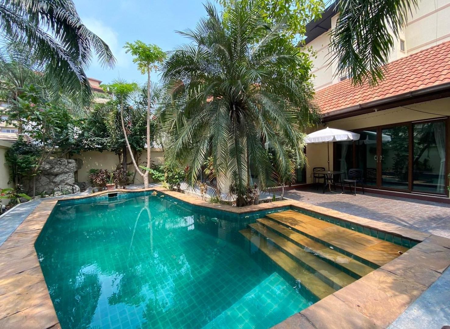 Luxury Semi-2bed Pool Near & Walking Street! อพาร์ทเม้น