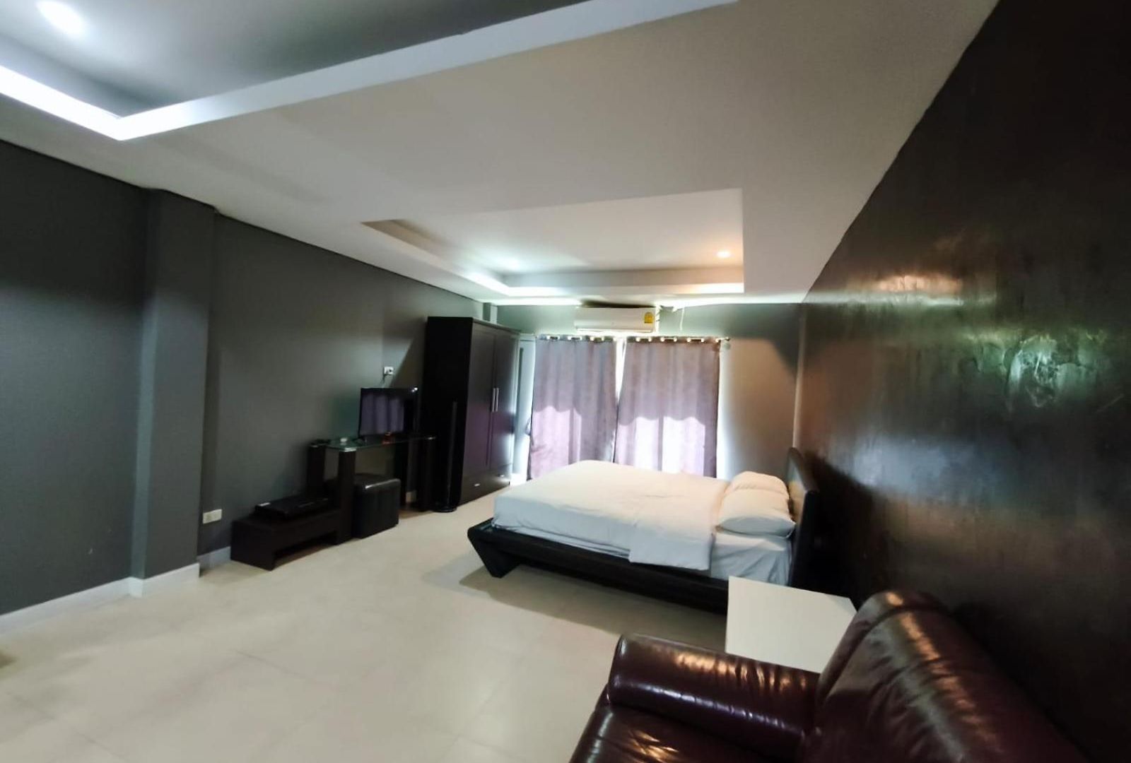 โรงแรม Delmar