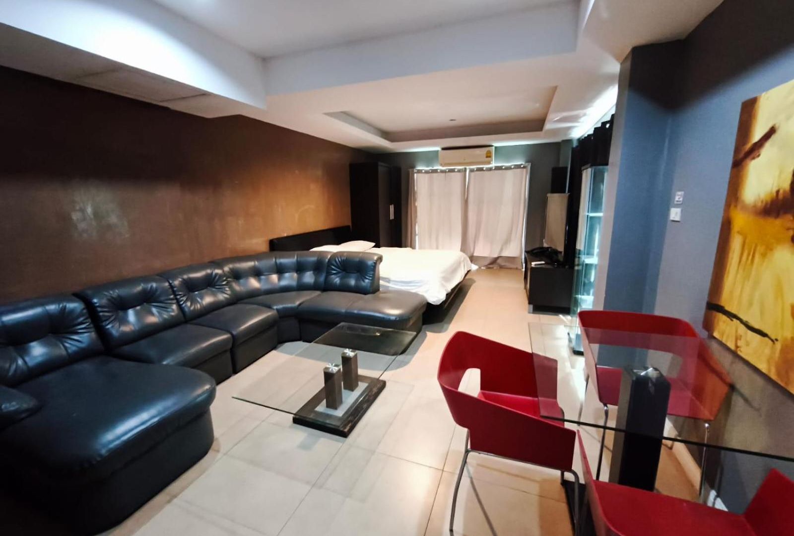 โรงแรม Delmar 2*