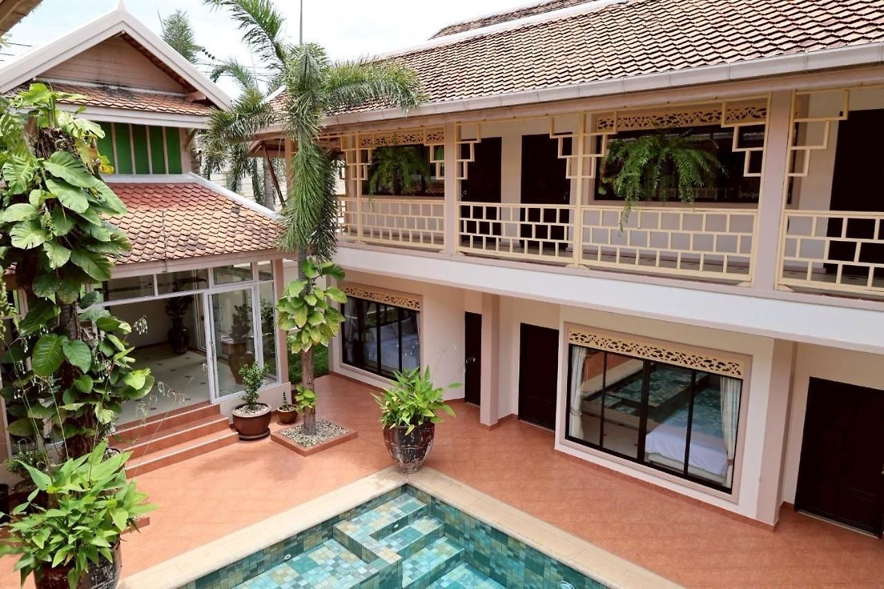 The Elite Hotel 4*