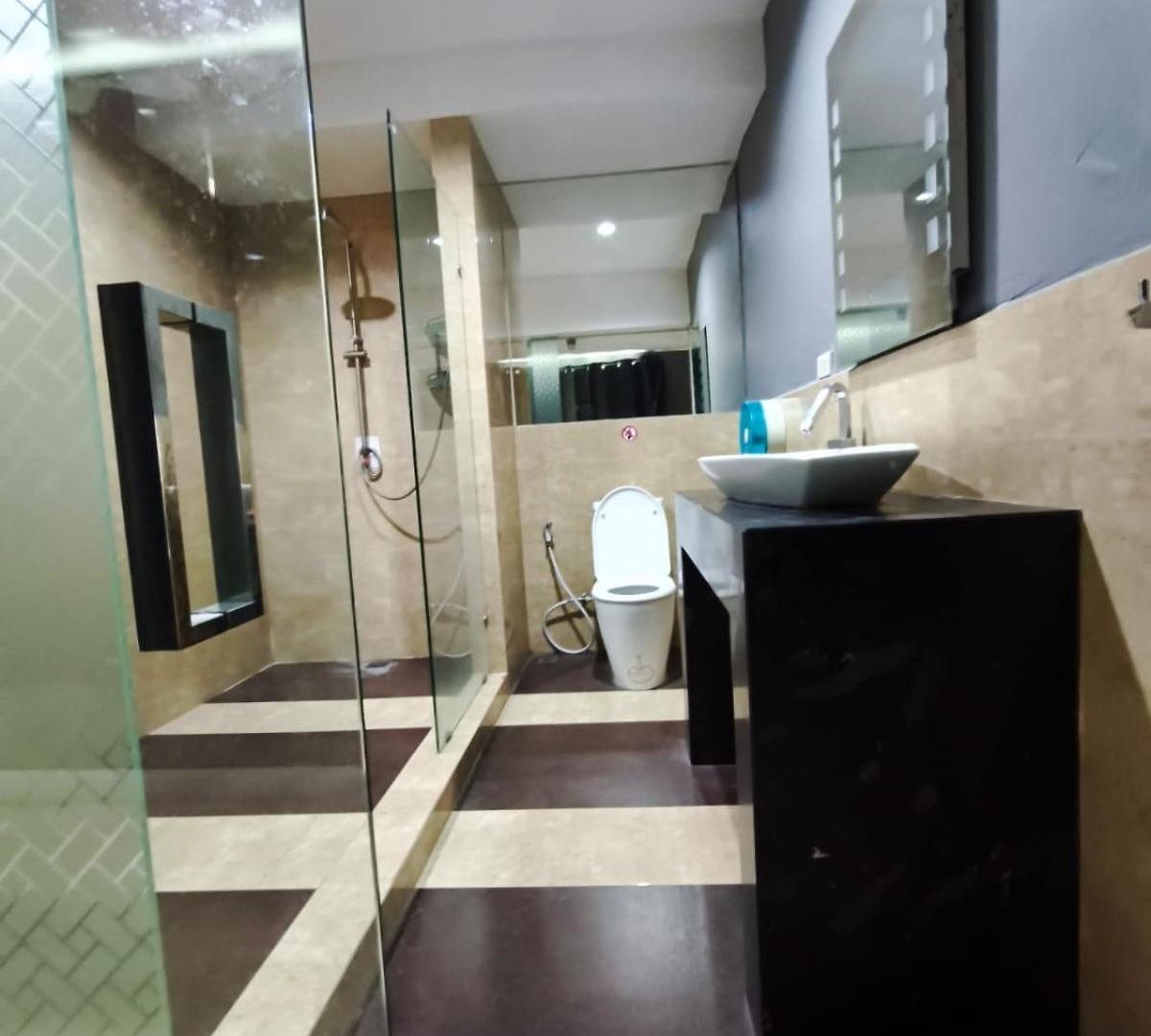 โรงแรม Delmar
