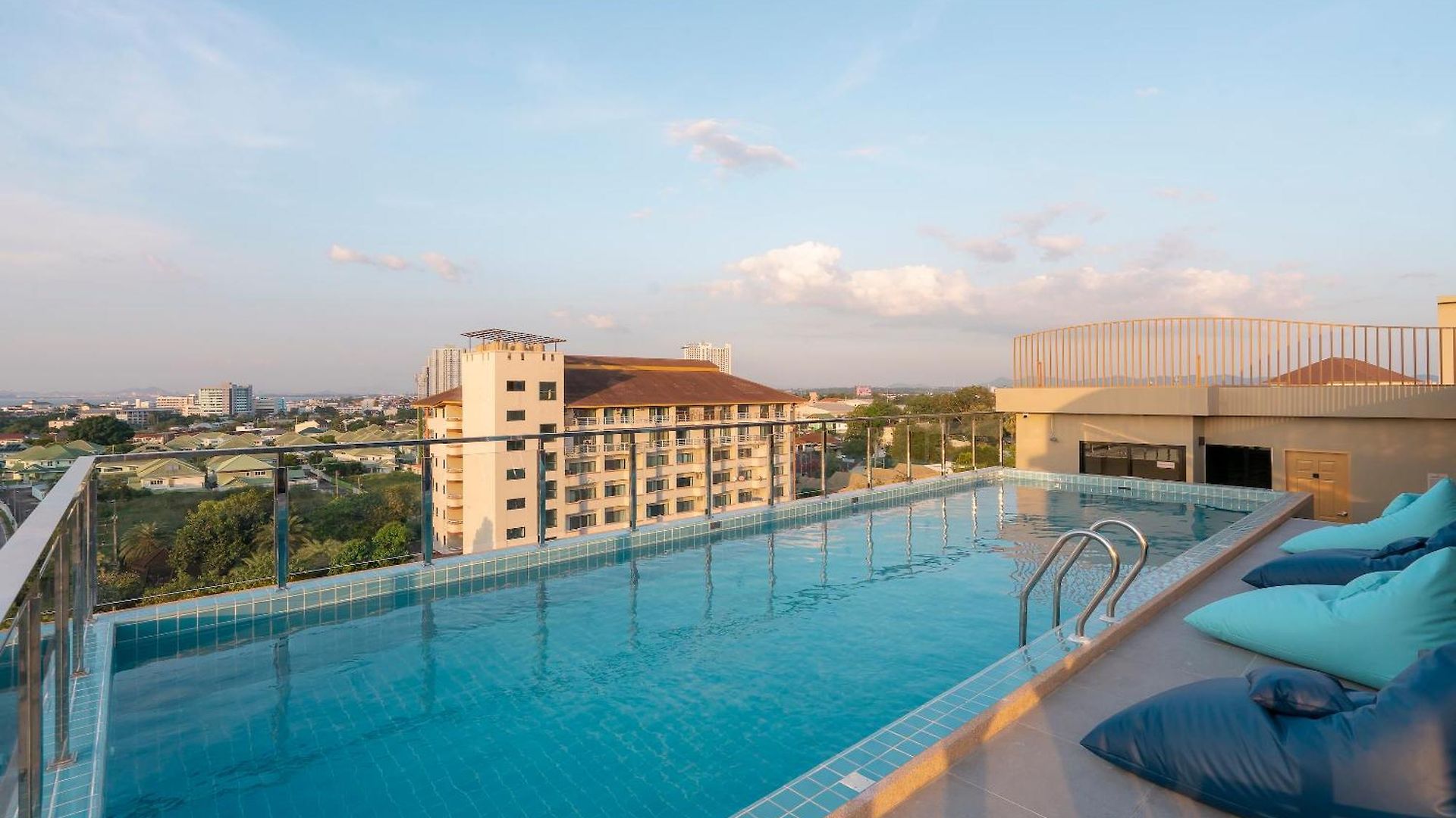 โรงแรม P-park