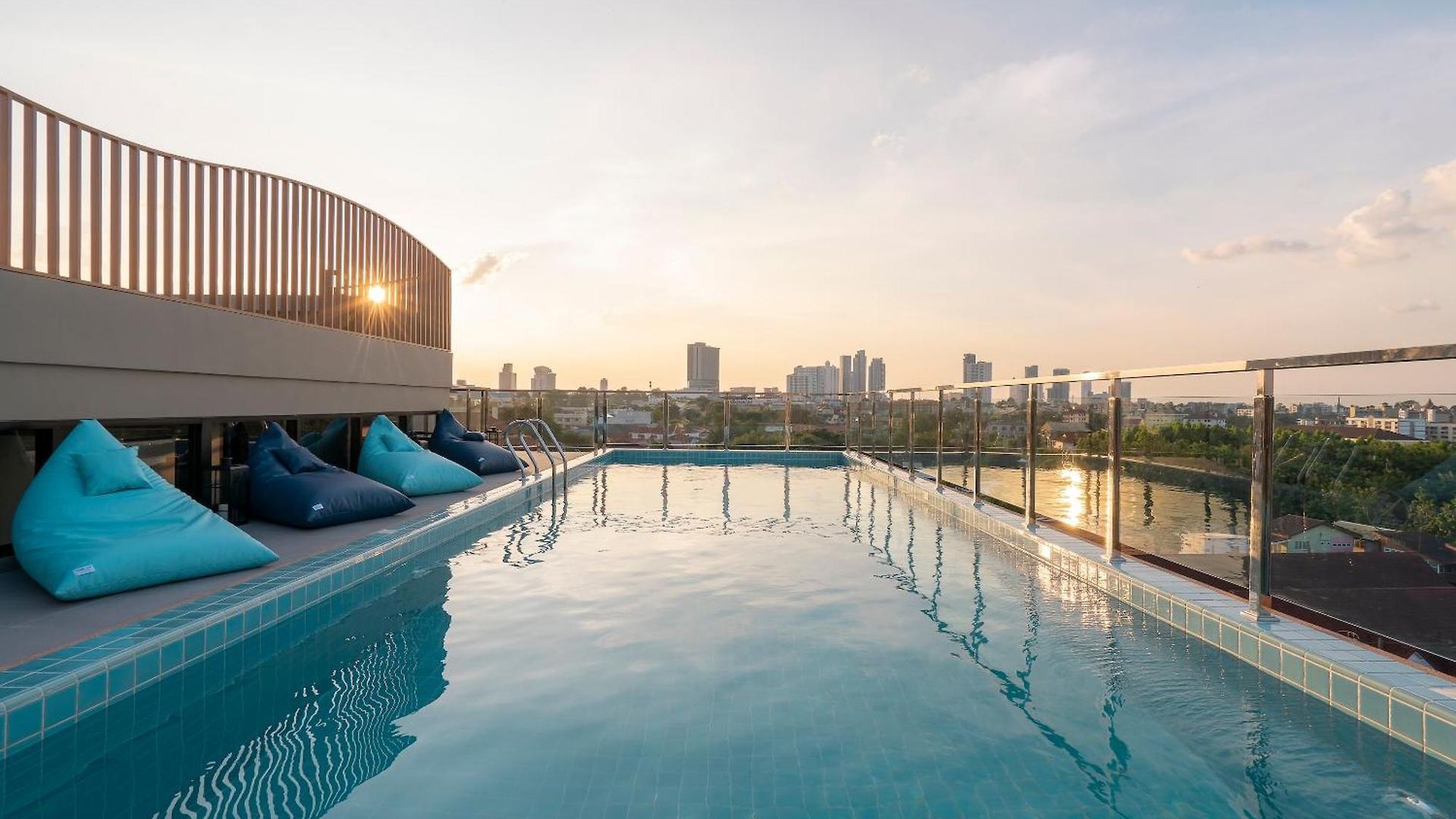 P-park โรงแรม 4*