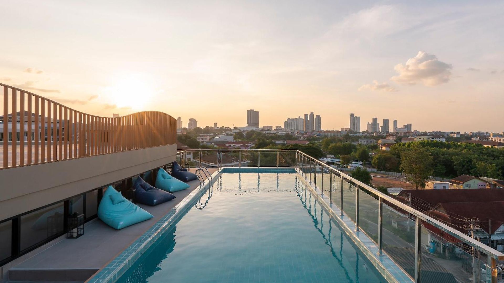โรงแรม P-park