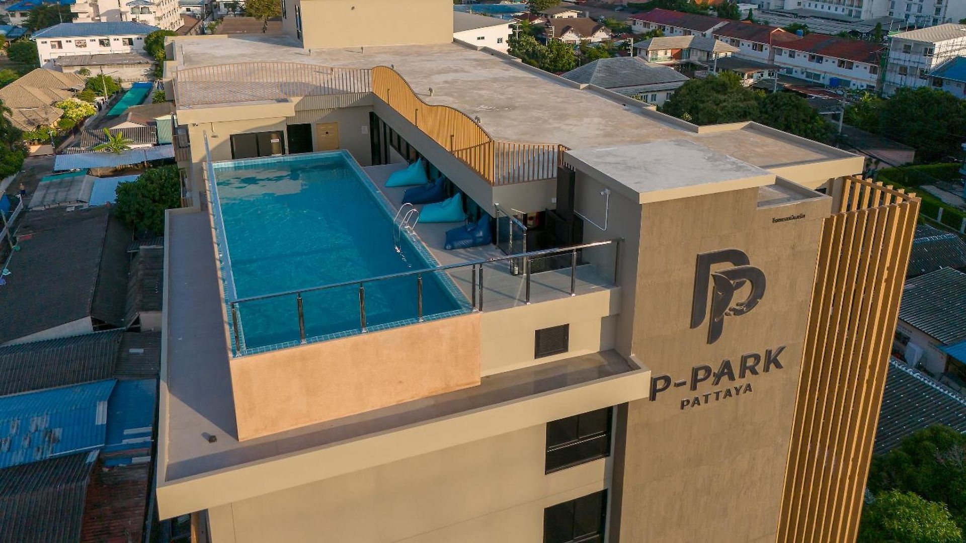 P-park โรงแรม 4*