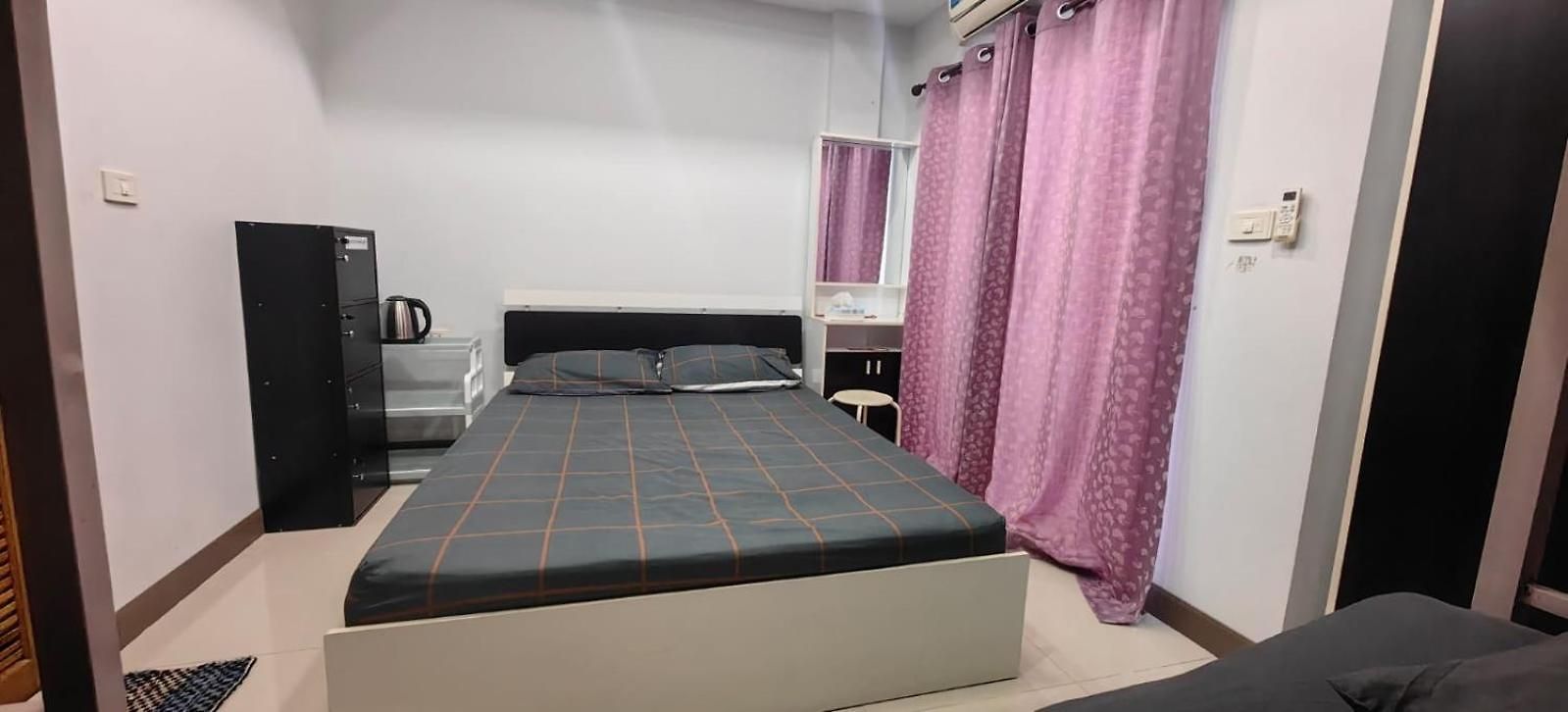 ที่พักพร้อมอาหารเช้า The European House Pattaya